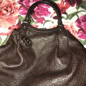 Medium Gucci Sukey handbag.